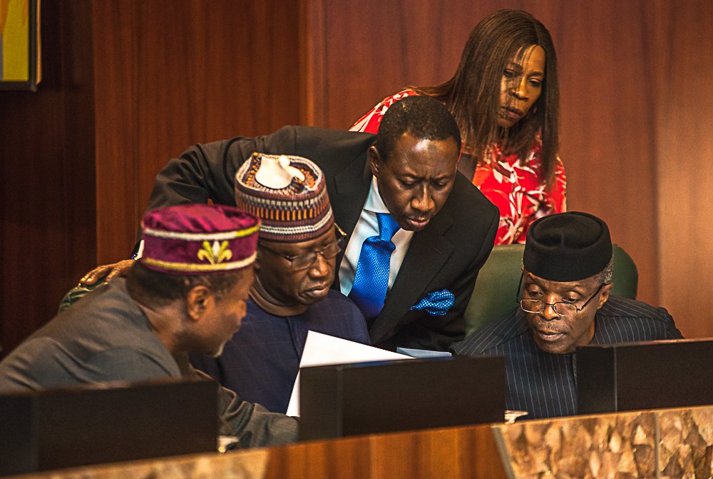 TheGuildng's tweet photo. Acting President @ProfOsinbajo, at the National Economic Council (NEC), at the State House, Abuja on Thursday
#GuildDiscuss https://t.co/PZ0TnJtAfb