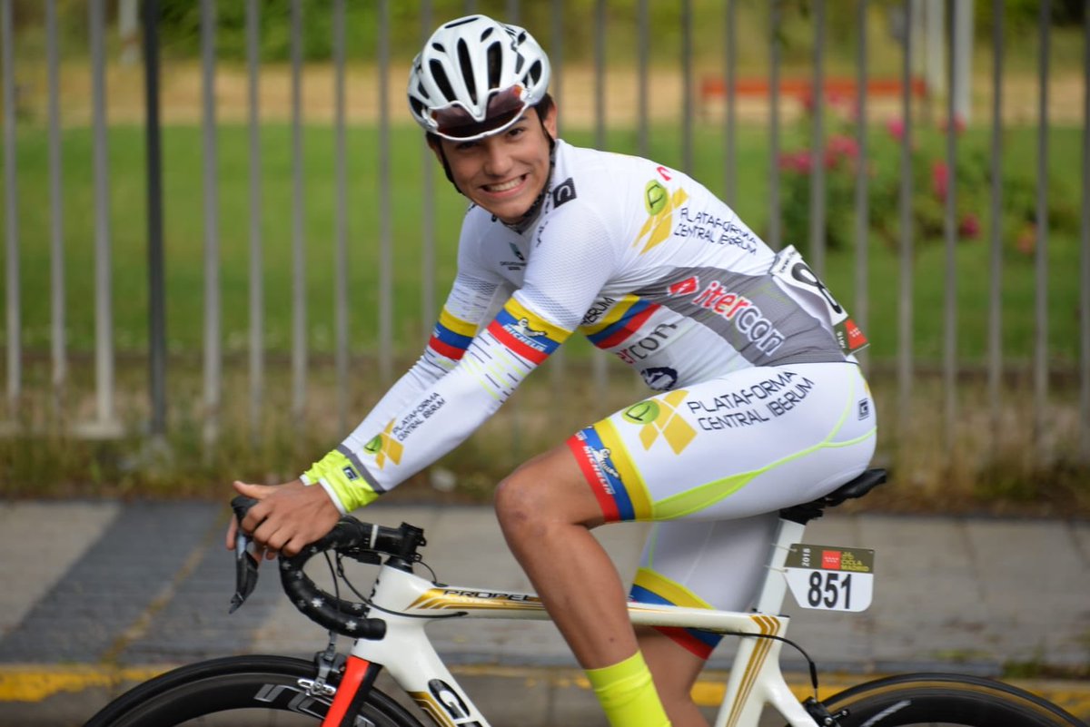 Iberum_Team's tweet photo. Deseamos suerte a nuestro corredor Nicolás Gómez en el campeonato del mundo de pista @nicolasg222_ https://t.co/CJTRj1Rcvh