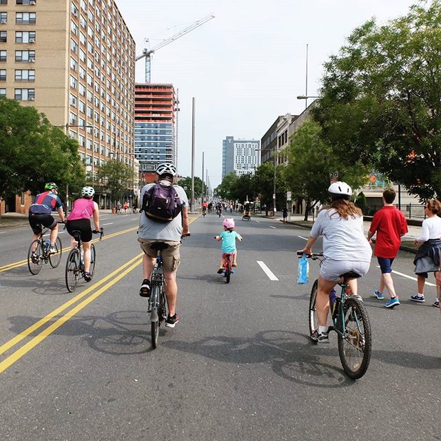 The streets are yours kid. Never stop cycling. 🚲 #latergram #phillyfreestreets #openstreets #philly #philadelphia @phillyfreestreets #streets #streetsforpeople #streetsforchildren #humanistcities #publicspace #peoplenotcars ift.tt/2nHqpVJ