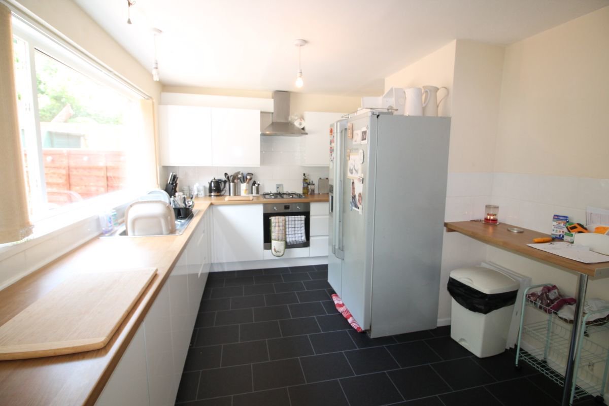 TACAuctionsWM's tweet photo. GOING TO AUCTION! 🙋‍♂️ A well presented 3 bedroom family home in the great location of #Coalbrookdale #Telford near #Ironbridge. Available at our upcoming #Auction with a guide price of just £125,000! Great first buy or investment!  https://t.co/xDoVxMdOmQ https://t.co/ywewvRZiJ1