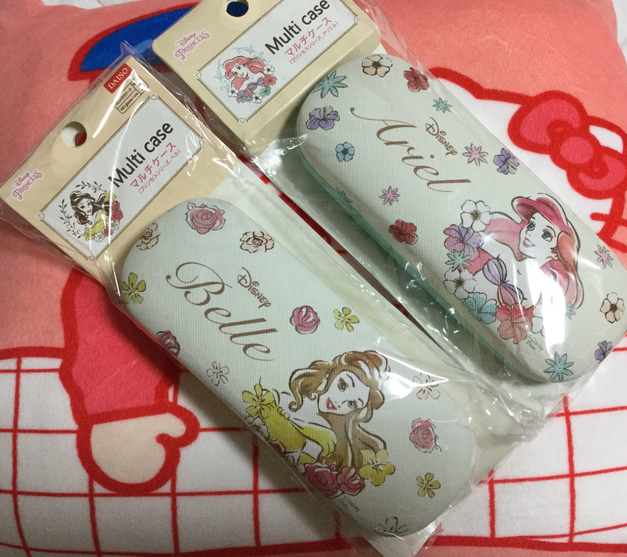 らんちぇ やっとダイソーに買いに行けたよ マルチケースという名のメガネケース これで100円とは 壊れても惜しくない ラプンツェルも何処かで出会えるといいな 買うときは柄の位置ズレに個体差が大きいことと ケースの角に印刷汚れなのか黒ズミ らんちぇ やっとダイソーに買いに行けたよ マルチケースという名のメガネケース これで100円とは 壊れても惜しくない ラプンツェルも何処かで出会えるといいな 買うときは柄の位置ズレに個体差が大きいことと ケースの角に印刷汚れなのか黒ズミ