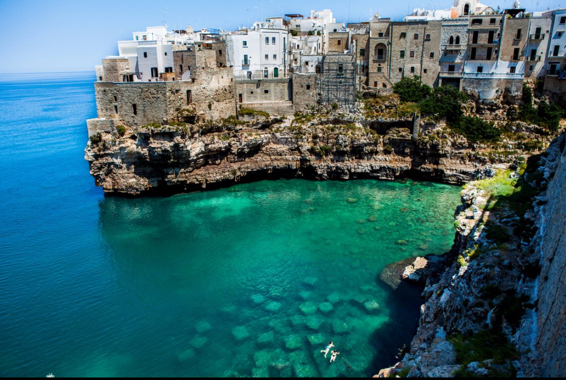 nikmontella's tweet photo. A Settembre sarò nella splendida Polignano a mare per Concerto e Masterclass.... #concert #masterclass #polignanoamare 
#Puglia #Guitar #Classical #Music #sea #newholidays 
Da non perdere! Solo 10 posti disponibili!
ISCRIVETEVI ONLINE:➡️ https://t.co/PMruPrky13  ⬅️ https://t.co/fyxpCtbEWR