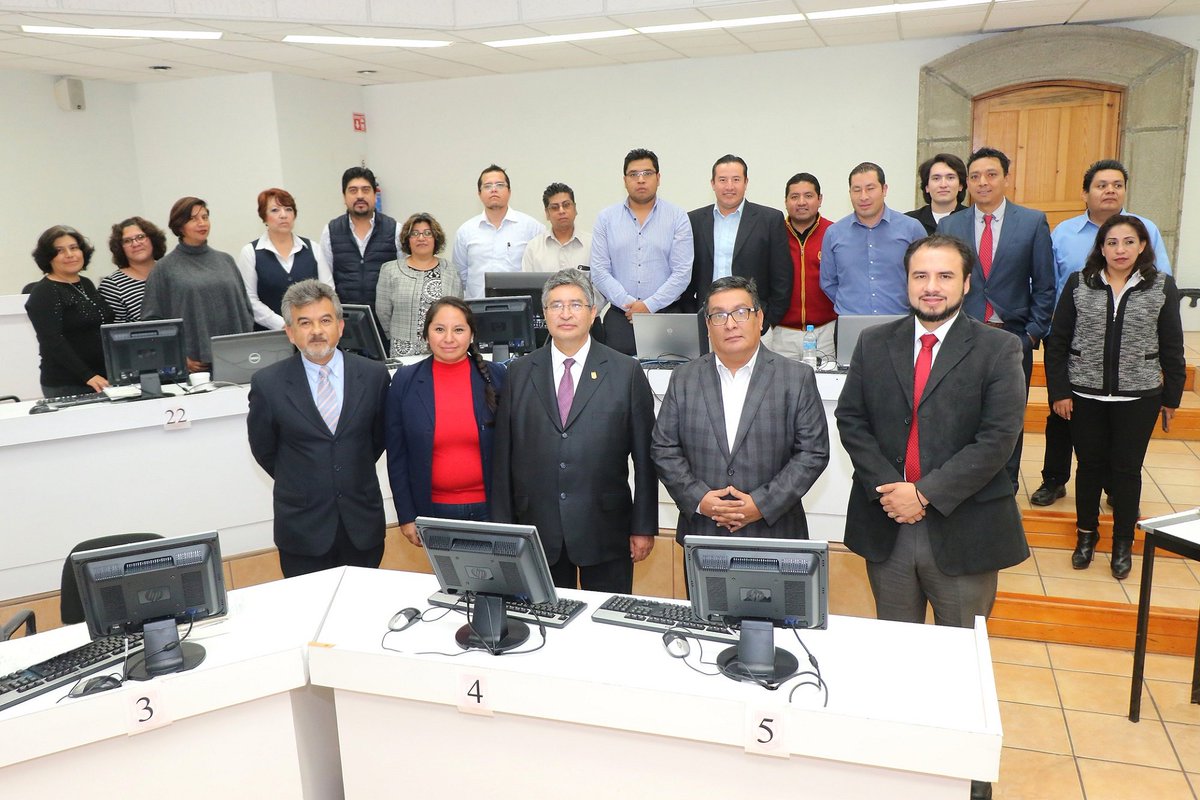 UATxOficial's tweet photo. Capacita la UAT a personal para la tramitación de cédulas profesionales https://t.co/XdM8tCBxjR