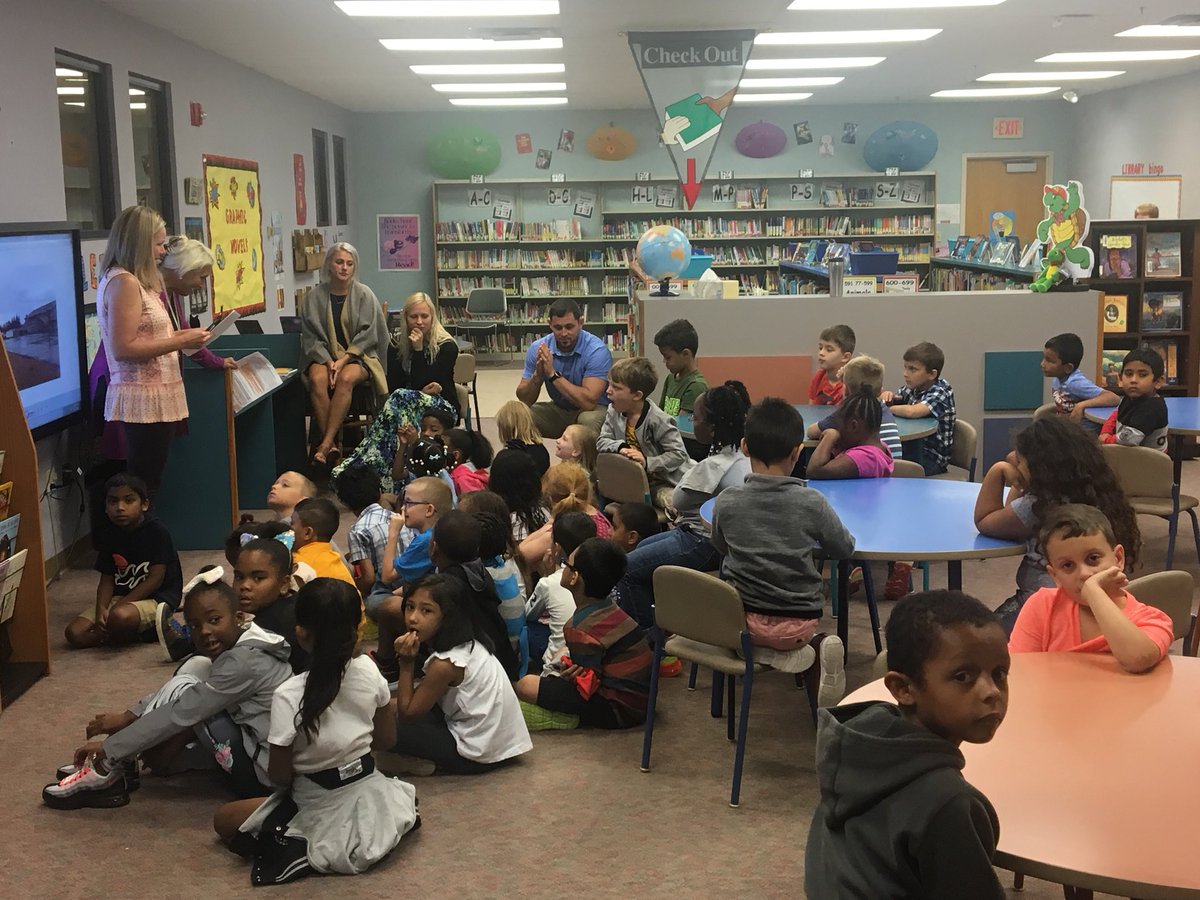 SuptMJBrown's tweet photo. Our kids are reviewing procedures and asking great questions at @TaylorRoadElem!! #firstdayoffirsts #reynproud https://t.co/Bu6Vsm64FY
