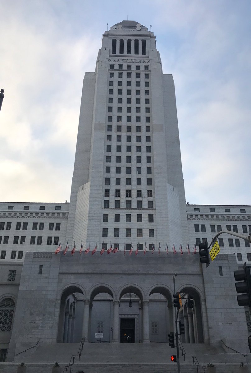 ScottCohnTV's tweet photo. Does the City of Angels have a prayer of winning Amazon’s #HQ2? We’ve got a #TopStates report card coming up on @SquawkStreet as our #AmazonRace rolls on! https://t.co/z1nBNUKFr9
