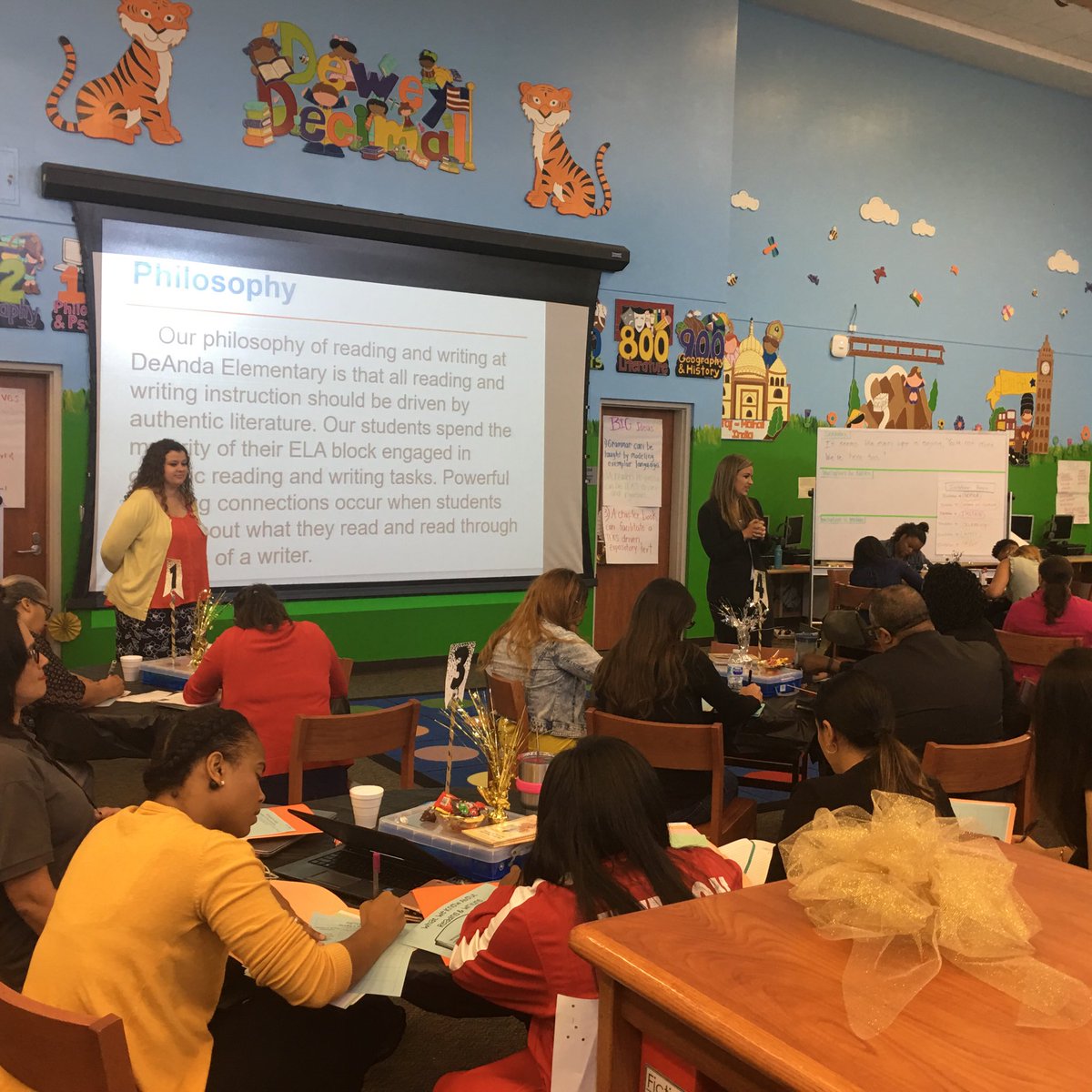 ⁦Leaders leading the writing at DeAnda <a href="/SouthArea_HISD/">SouthArea_HISD</a>⁩ ⁦@NicoleMooreHisd⁩ ⁦@BRangel_htx⁩