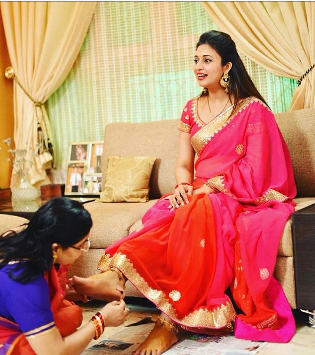 DivyankaClub's tweet photo. Divyanka attend some Rituals in Bhopal...❤️
#SuhanganMood #MrsVivekDahiya @Divyanka_T https://t.co/WMo5d1PGgY
