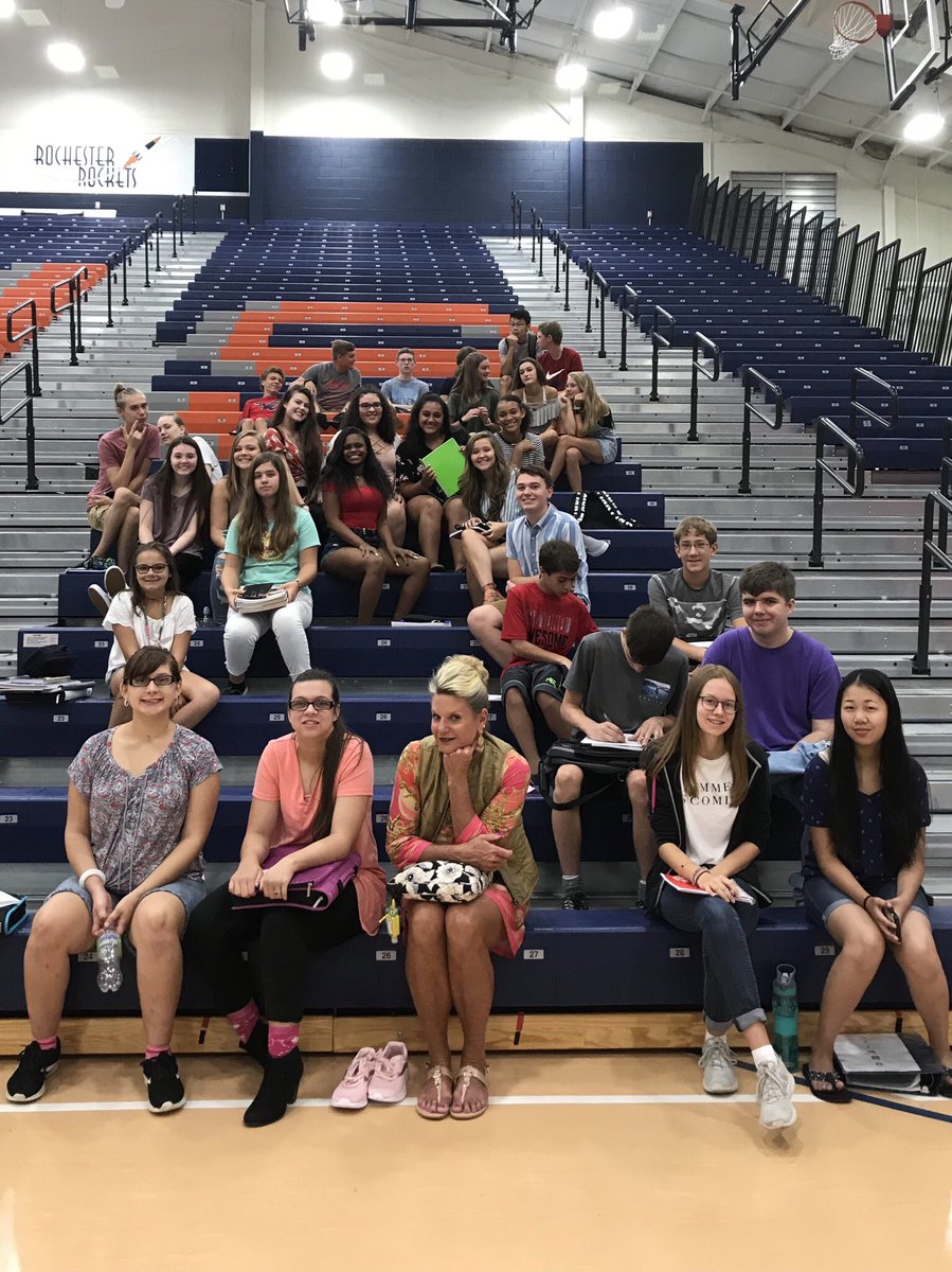 LSchneider40's tweet photo. Happy to be back in PE! #RHSfirstday https://t.co/IkPABDSaO0