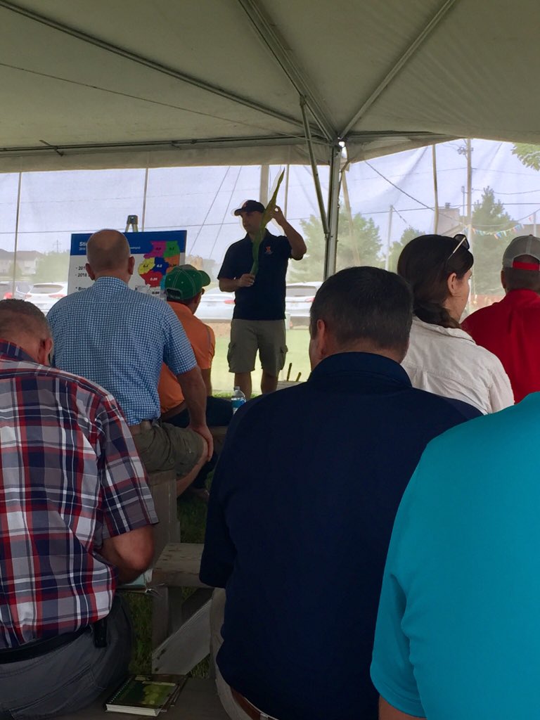 ILPestSurvey's tweet photo. #tarspot, #physoderma, #phytophthira and more from @ILplantdoc at @IllinoisCropSci Agronomy Day https://t.co/ybAJTGMYPb