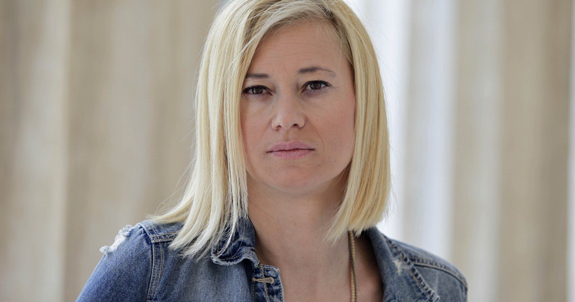 RenaAntoinette's tweet photo. Quelques photos de sa Majesté la Peripheriarque d'Attique sont inacceptables. Sa Majesté la Peripheriarque demande les journalists de protimizer ces photos qui sont magnifiques!! https://t.co/pVxOEePIjb