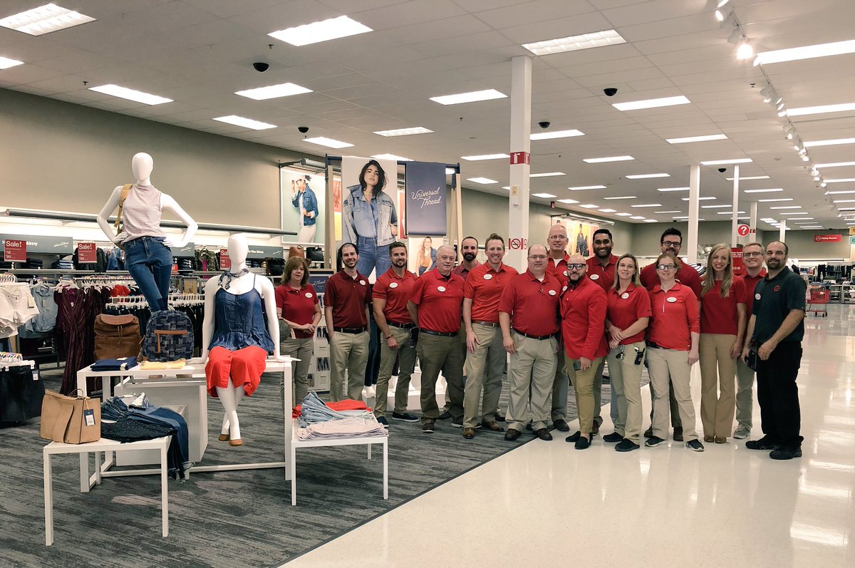 Such a beautiful remodel to bring on the <a href="/JMU/">JMU</a> students in Harrisonburg, VA!  Way to go <a href="/Royal1227/">Joseph Rizzo</a> &amp; team!  Thanks for bringing on great talent too!  🙌🏻🛒🎯 #BackToCollege