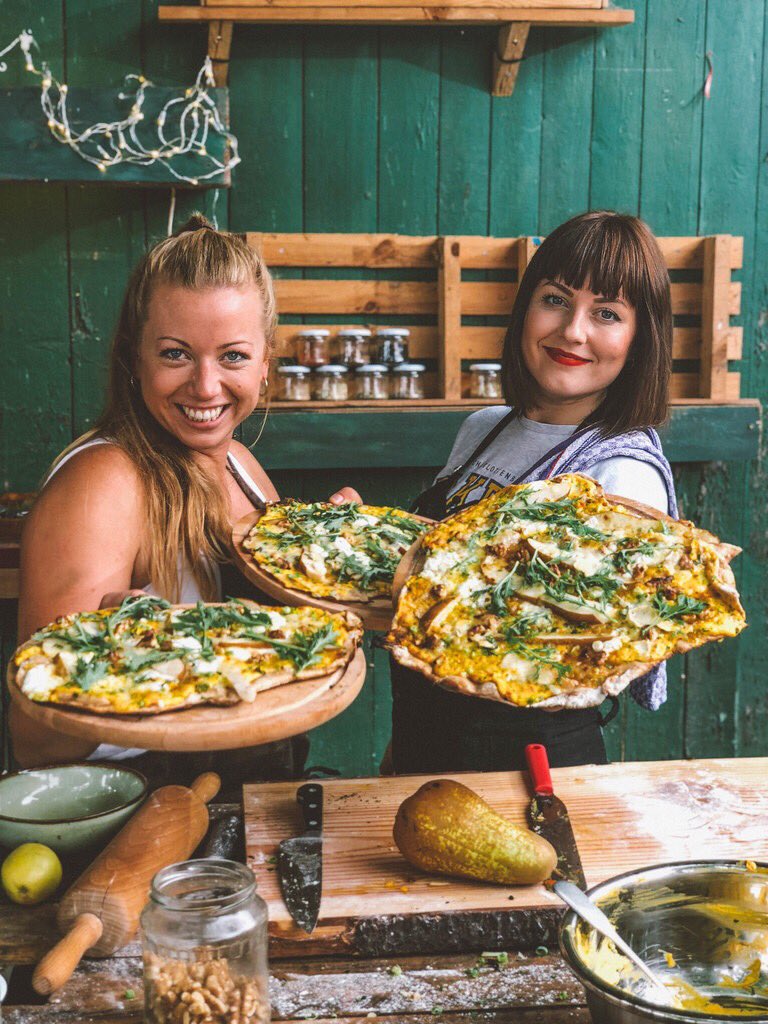 Neue Folgeeeee 💥 
Diesmal gibt es Flammkuchen 🤤 
youtu.be/vJmtmRzc95o