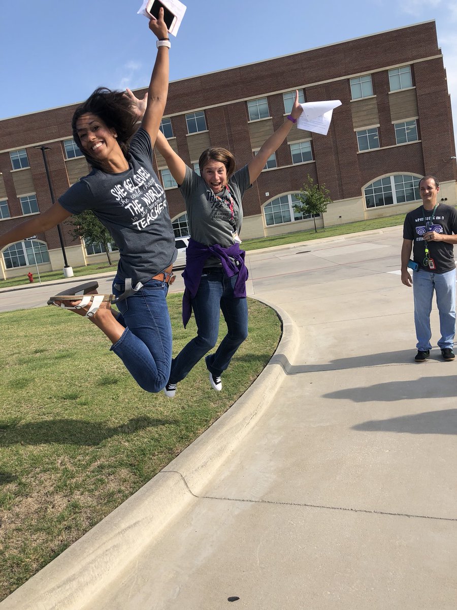 LeaMcCollough's tweet photo. Jump #spurs1819 #leadlearner https://t.co/z87dReYDNs