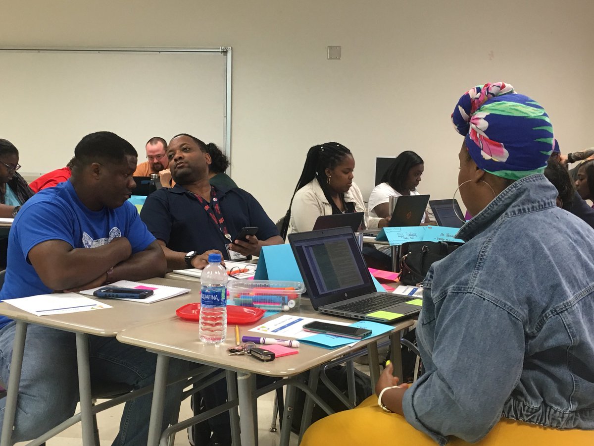 alyssahowelly's tweet photo. @TeamHISD #HISD_SecMath 6th grade teachers use @lead4ward to #thinkitup @HISDSupe @HISD_Curric https://t.co/pc8lMBNq0D