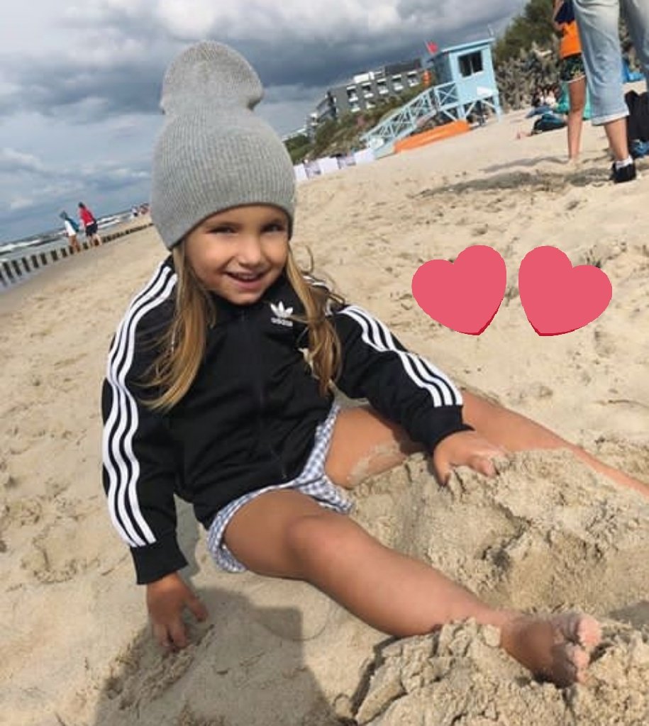 BarryWa65071795's tweet photo. My daughter is my pride ... #Mary_walker.. What is your kid to you? https://t.co/BRbsI6MAGh