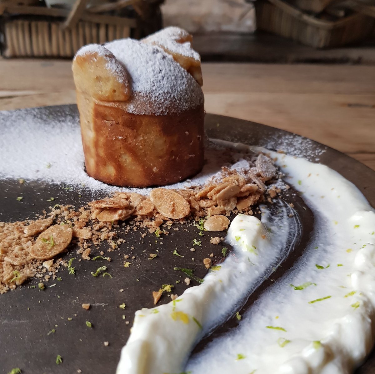 kayeMexico's tweet photo. El postre perfecto, sólo en la cocina sin reglas 😍
#dessert #postre  #cake #cdmx #sweet #foodie #foodporn #instafood #fooblog https://t.co/qvPG4IdzPI