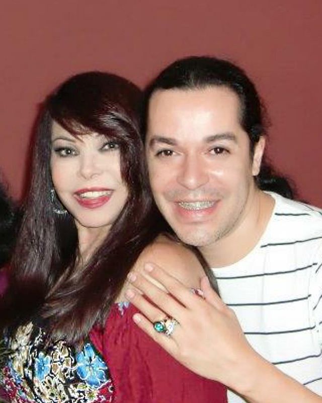 MDuqueMakeUp's tweet photo. Another #tbt One of The most awesome persons in The music Bussines! Lila Morillo @elcocoterodelila Yes she Is awesome! Love you! #diva #singer #tbt #makeupdiva #makeupartist #ilovemakeup #ilovemyjob #hairstylist #hairartist #makeupmaster #promakeup #imam… https://t.co/4JxSnOXqcs https://t.co/pn1p055hU6