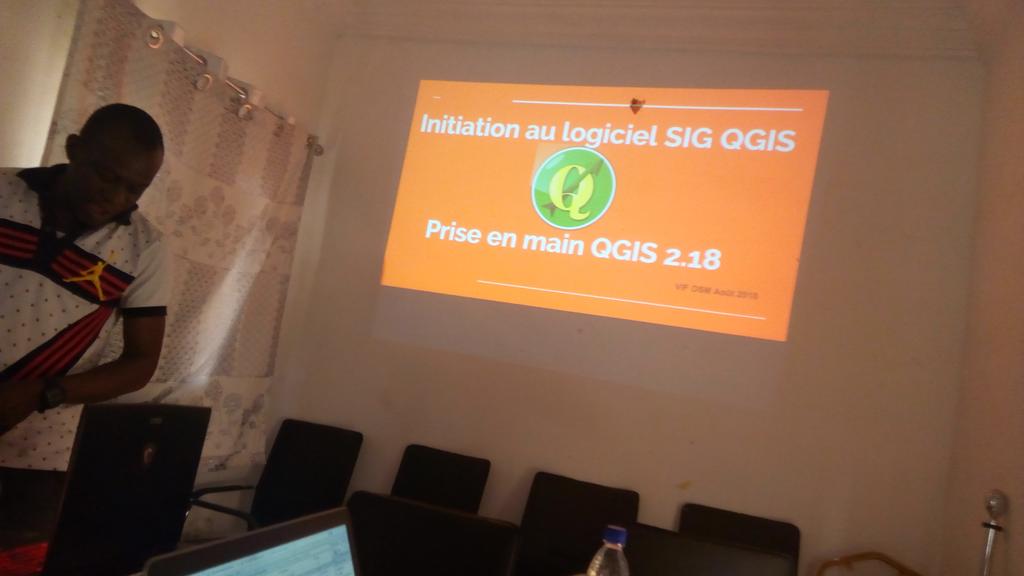 ONG_Amedd's tweet photo. J4 #CartoCamp #koutiala initiation #QGIS @ONG_Amedd @OSamkes @OSM_Mali @osmafrica @OSMBenin @absaliou https://t.co/dzXz7BERyM