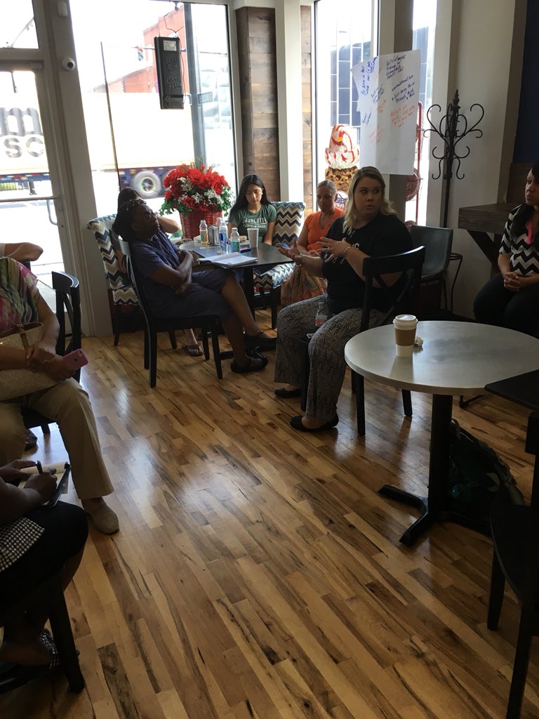 KathrynM101's tweet photo. Sharing ideas during our LMS #CoffeeEDU. @LexMidSchool @LCSJackets #LMSNewDay https://t.co/BQsgSz1Qar