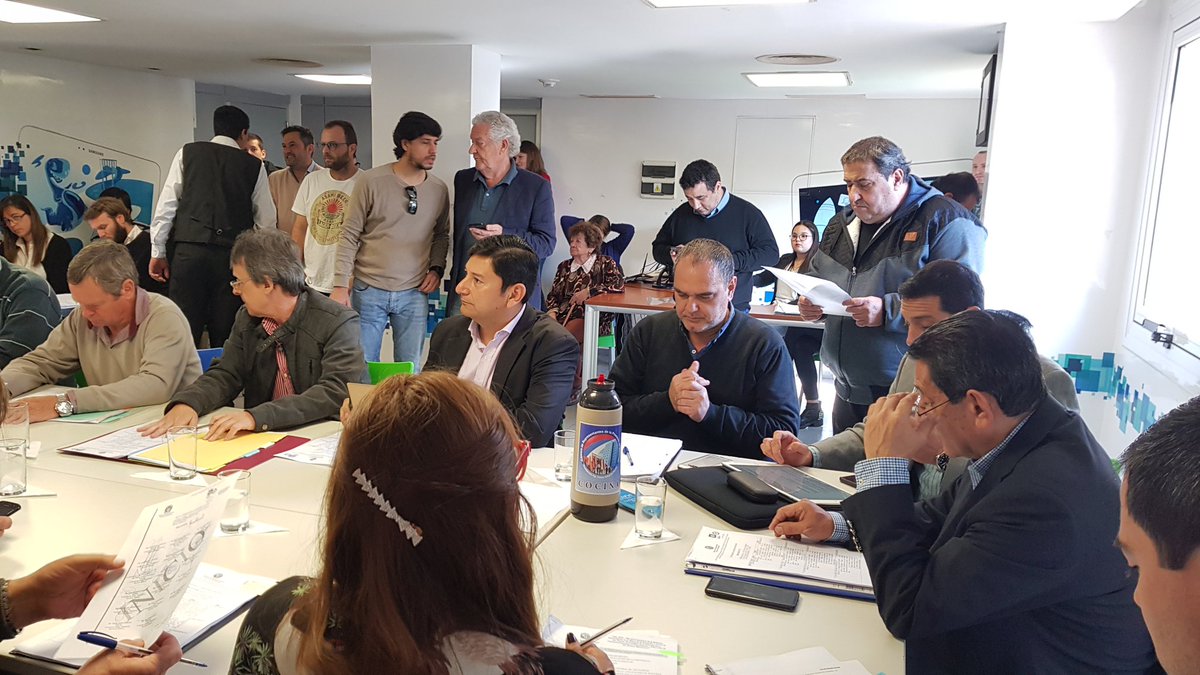 pablo_bogado12's tweet photo. Hoy en Comisión de Obras, Transporte y Servicios Publicos🏗💡 que preside el Dip @franco_orlando visita del Min de Gobierno @mgmisiones para interiorizar a los dip sobre los alcances del proy de Ley Regimen Provincial de Control de Velocidad del Transito Vehicular por Radares🛑🚘 https://t.co/9vROpSdzU4