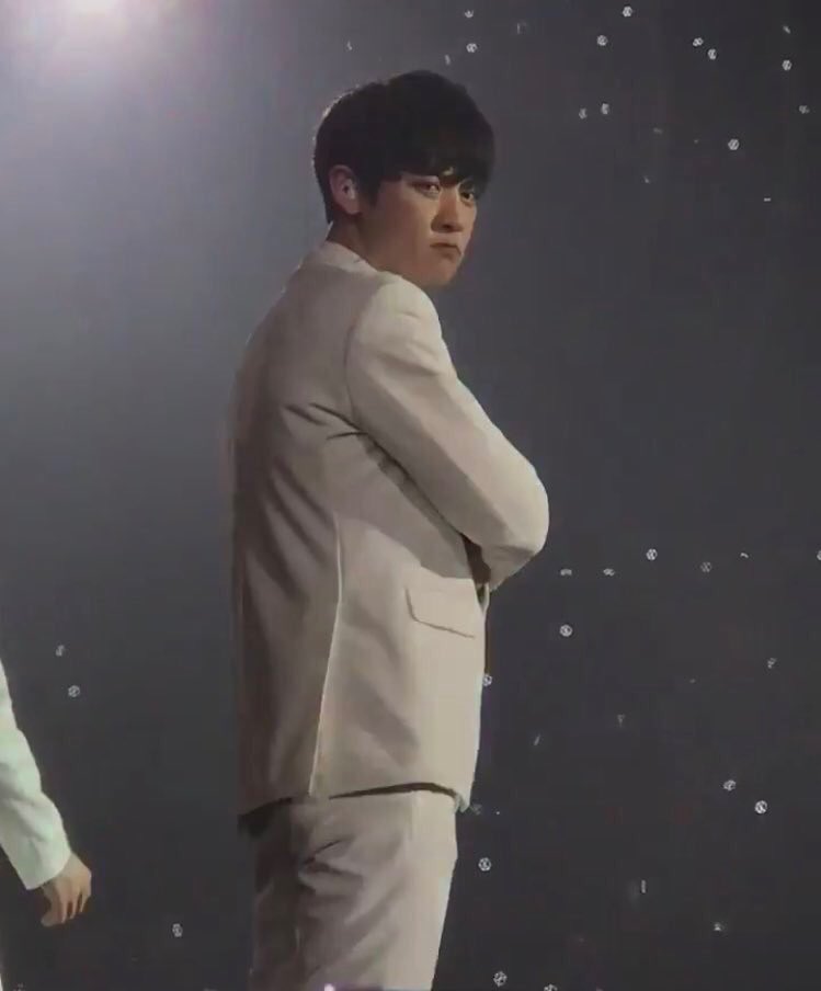 Gatoonmonpark's tweet photo. รีล่าตลกกกกก 
1. อซอ.ตอนsmให้รอคัมแบค
2. อซอ.ตอนแบคบอกว่ารอหน่อยน้าาา
555555555555555555555555555 https://t.co/wrK13KjPtI