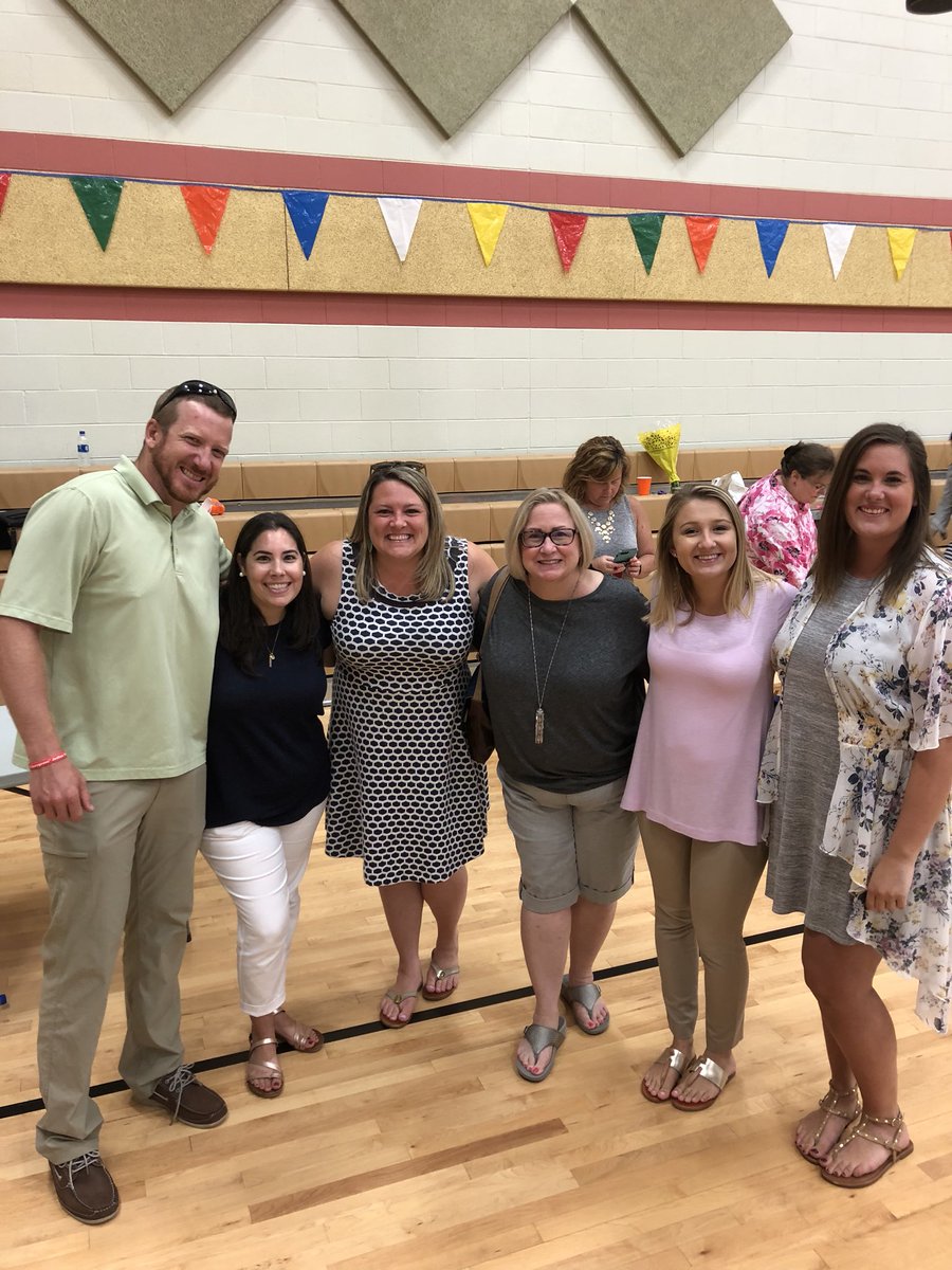 MrsRasmussen27's tweet photo. We weren’t so baaaad- TEAM BLUE LAMBS! 🐑🐑🐑 #d56achieves #inservice #teachersfirstdayofschool https://t.co/BeRjaAUx45