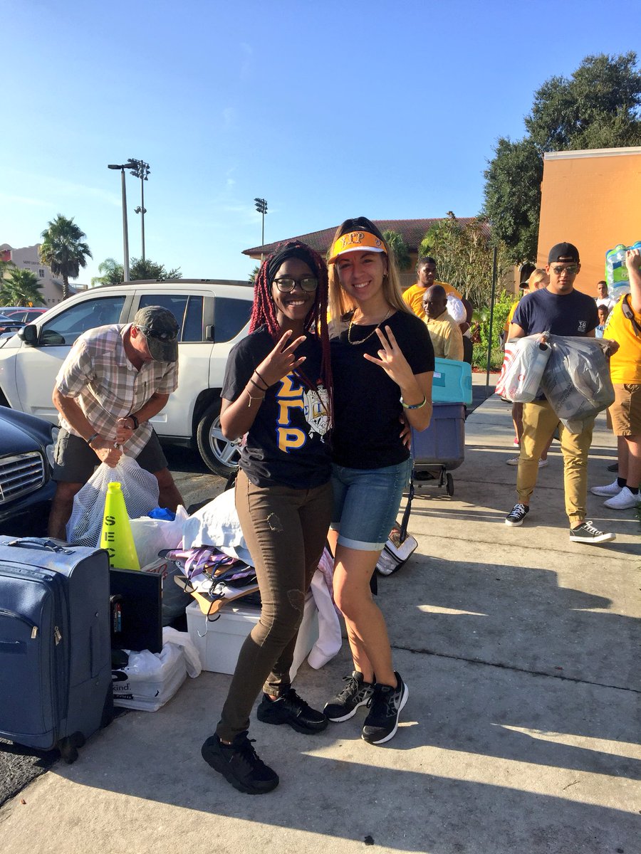 SigmaTau2's tweet photo. Our sisters, Giulia and Tati up bright and early helping the new freshmen and transfer students move in today💙💛 welcome to our new lions!
#SLU22 🦁 #sersgrho #sgrhounpack https://t.co/CJGS2MUmGw