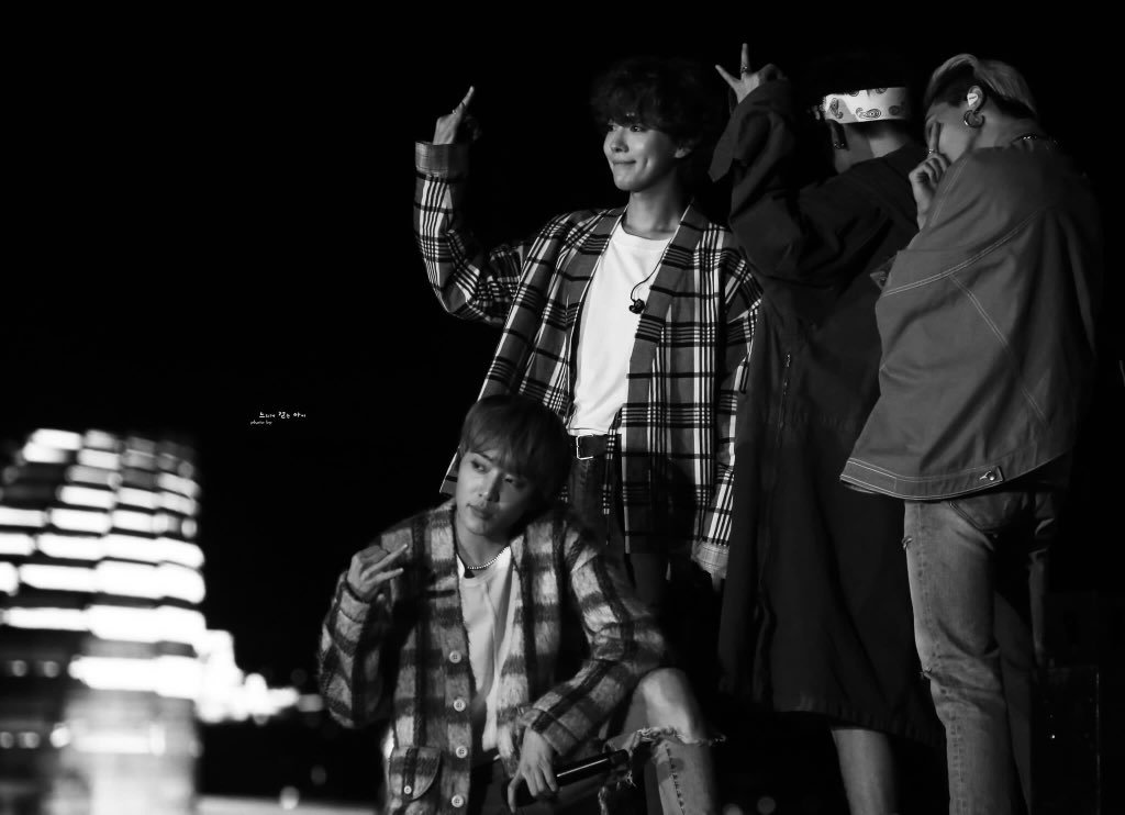 jujussamm's tweet photo. No words could describe how great you are, how strong you all are, from all the hurdles that you’ve been through...you remain humble and hardworking. Happy 4 years guys! #WINNER_4TH_BIRTHDAY https://t.co/ylT7kftNqD