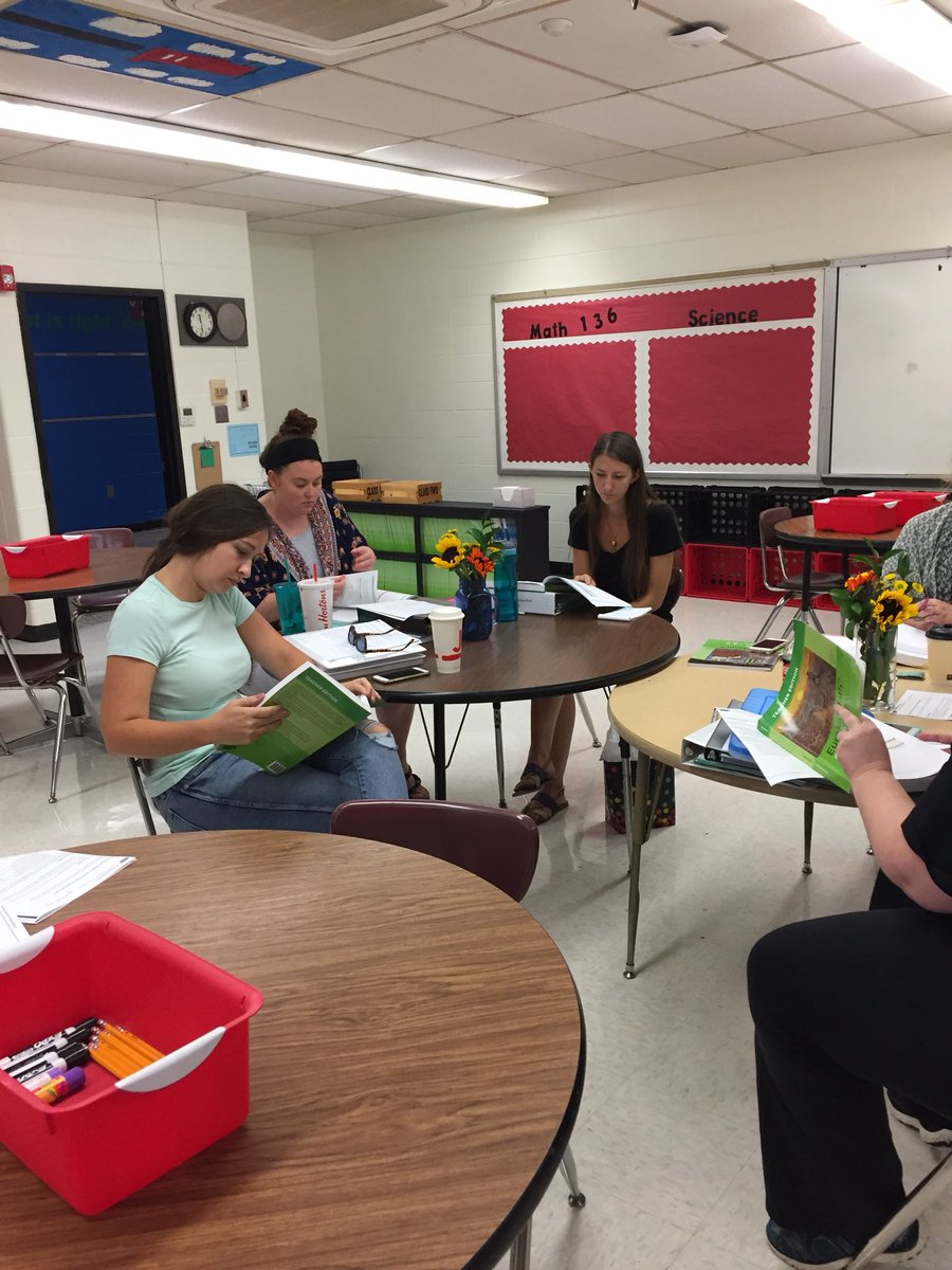 MadisonElem's tweet photo. Love how our new teachers volunteered to come in, meet one another, meet their veteran teammates, and enjoy lunch together. #wearemadison https://t.co/azWkOJW8qj