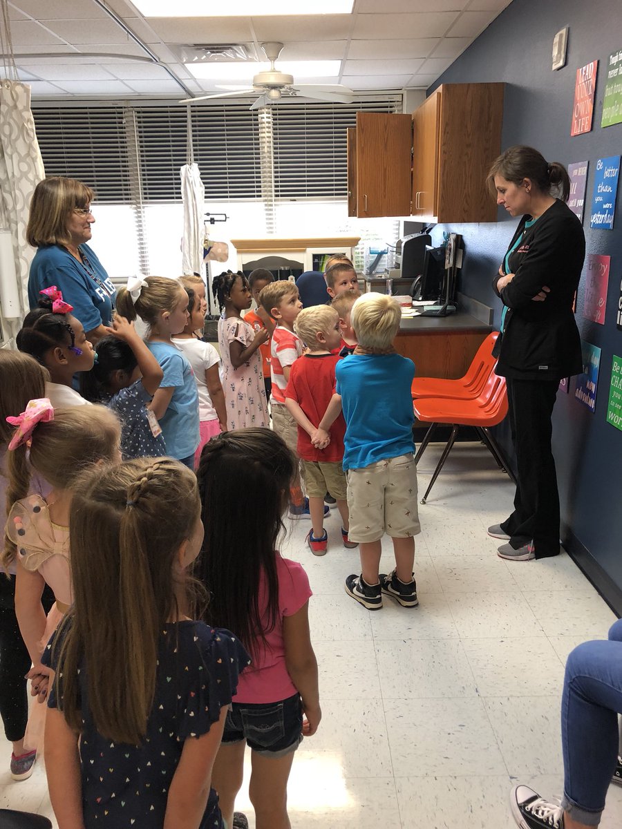 FollowingFowler's tweet photo. Kindergarten on the move learning routines and procedures! #leadlikeamustang #wfisdfirstday18 @SassySimm @Alex2Inspire @Campbell319 @prdylla https://t.co/zfxTTjzoIl