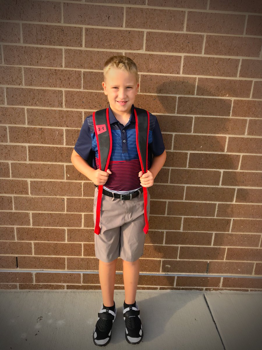 jodisipes's tweet photo. 3rd grade!!!! Hope everyone had a great first day back! Excited to pick him up and hear about his day! #pcr3firstday #compasselem @CompassElemPCR3 @PlatteCountyR3 @coachsipes https://t.co/8uOrh8aJV7