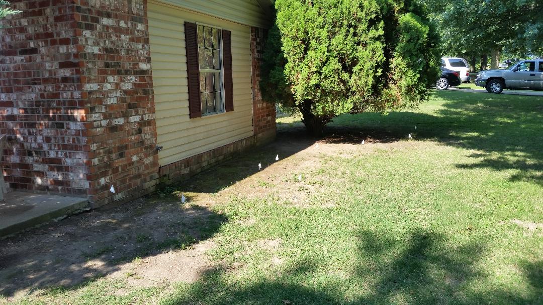 kevconn2's tweet image. Groundbreaking on the front #garden, today. Over the last 2 weeks, it was staked out and the utilities marked it for buried lines. Time to dig!