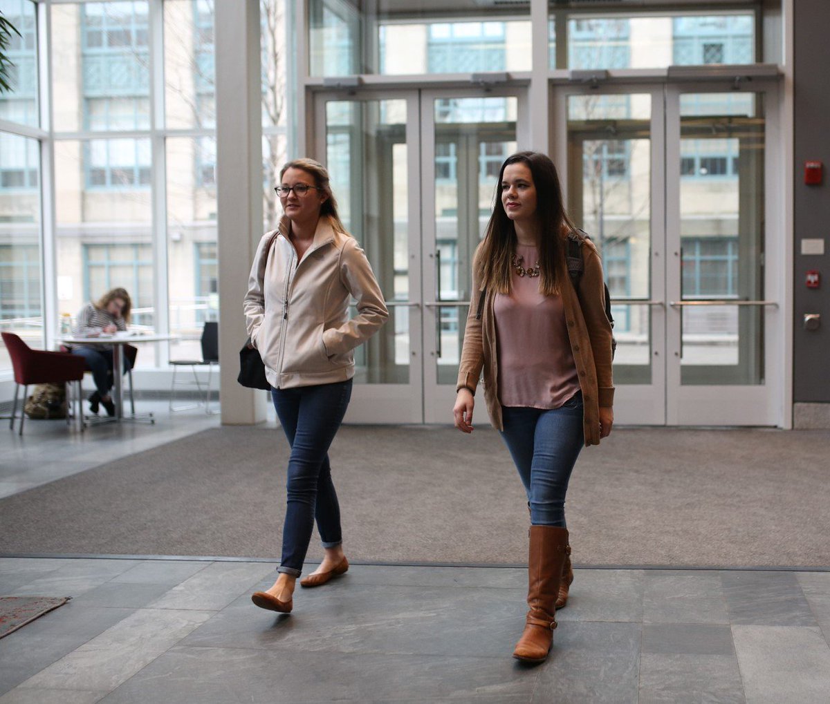 Have you just started to text that new roommate, but don't know how to bring up T1D? Super common - see what our CDN Student Advice Columnists say based on their tried and true experiences. ow.ly/dj3r30lr9hS
