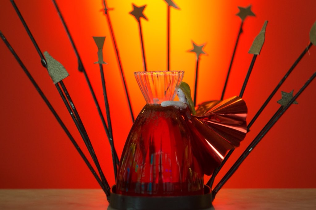 Ya casi termina la semana y #RojoGlamour es la bebida ideal para celebrarlo, encuéntralo solo en #RedLuxuryBar #cocktails #Bar #Friends #instadaily #nightlife #instadrinks