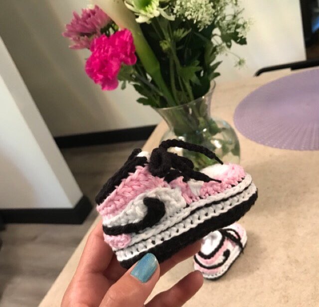 PawMomOfficial's tweet photo. Thanks for the kind words! ★★★★★ "Amazing lil booties!! I’m obsessed with them:) Thank you!" Christine P. #etsy #shoes #babynike #crochetjordans #babyjordans #crochetnike #crochetairjordans https://t.co/YGHPjlg1Ng https://t.co/oP2WVDKudD