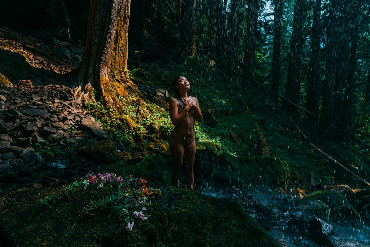 portalmusic_io's tweet photo. new post from @kelleiamusic up on the #unspeakablerecords blog today!
read her words on unexpected gratitude:
https://t.co/laTo0Dyfqw https://t.co/k2XY7FaTyl