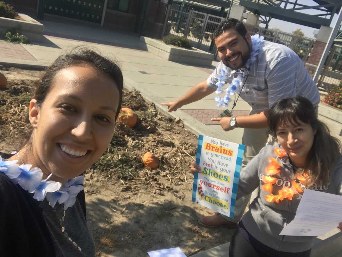 Valencia_lms's tweet photo. @LMSCougars #lmsaloha2018 https://t.co/RHx7eZjKhV