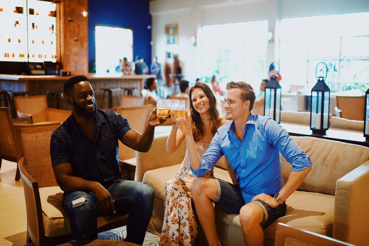 CaribCookSchool's tweet image. RT @IslandRoutes: Is there better way to celebrate #NationalRumDay than rum tasting at the Appleton Estate in Jamaica?! 🇯🇲 
#LiveFunner