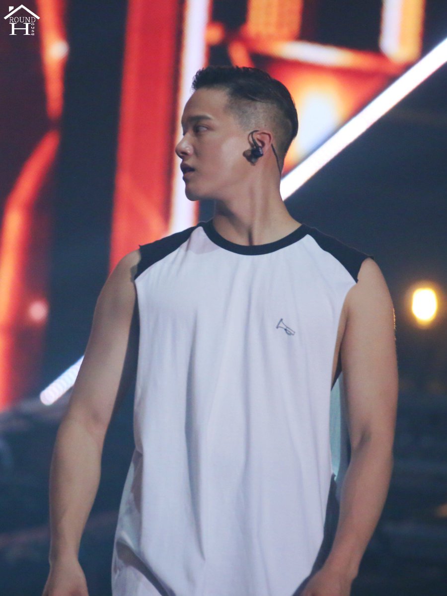 RoundHouse_btob's tweet photo. 180811 #BTOB_TIME
😘@PenielShin
#THIS_IS_US
#비투비 #BTOB #프니엘 #peniel https://t.co/lebzHfcZGm
