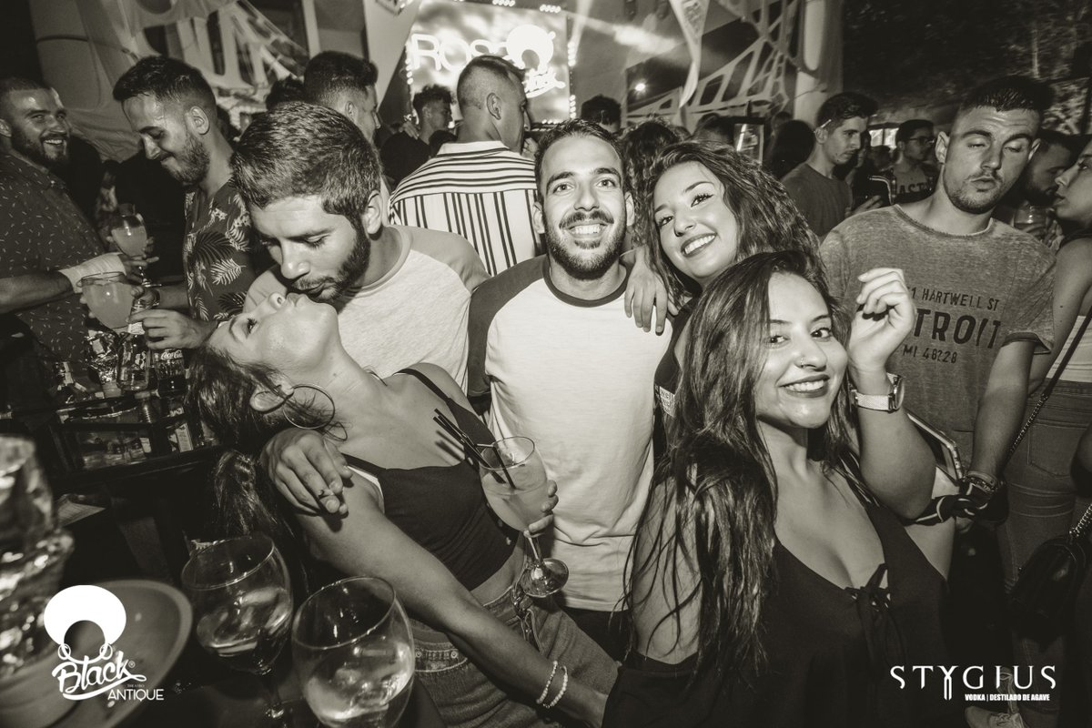 StygiusFluid's tweet photo. Con mucho baile y diversión, así es como nos gusta ponerle fin al fin de semana en #BLACKPARTY #ROSSO by @AntiqueTheatro   😎🍸
 📸 Búscate y etiqueta a tus amigos  ►► https://t.co/YHQLtswTlU
#BenditoMomento Powered by @StygiusFluid https://t.co/ESz1z6VeVv
