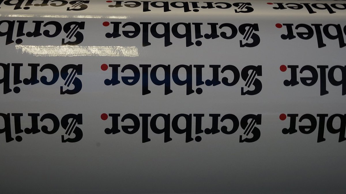 StickeRoyale's tweet image. 13cm x 3cm Glossy Stickers (printed slightly larger free of charge to ensure the stickers were a minimum of 3cm height when printed)

stickeroyale.com/stickers/custom

#SimplyMajestic