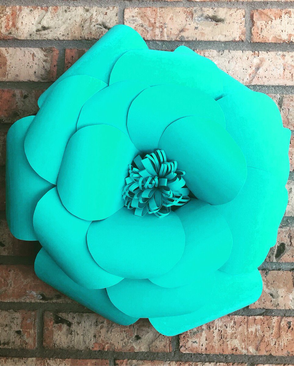 Working on some more big paper flowers. Stuck my hand in there so you could see how big the flowers are. The color is lovely 😍
#etsy #etsyshop #paperflowers #paperflowerbackdrop #paperflower #wedding #weddingdecor #nursery #nurserydecor