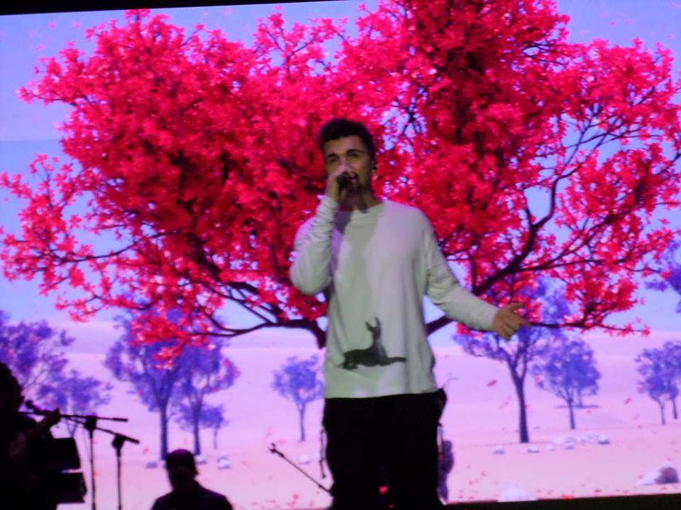 Eberhardine's tweet photo. @Juanes Ya una semana ha pasado y todavia estoy muy feliz de haber estado en este concierto en Jerez! #TIOPEPEFestival Que noche magica! Inolvidable para mi! #amartetour https://t.co/tLyhkWSgU8