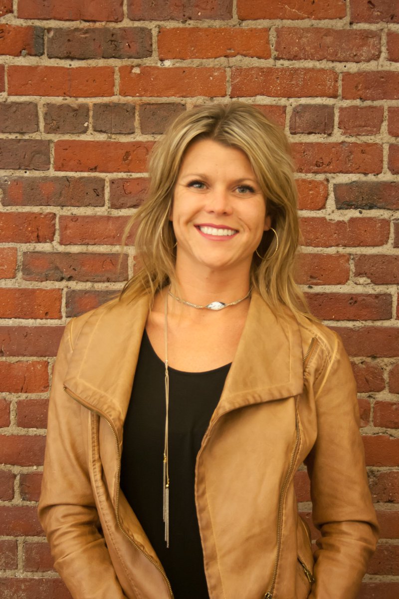 Meet new member Chrissy Starcher, Business Developer Manager with Peabody Office! Follow the link to read about Chrissy! lnkd.in/dSQyBJd
#crewmdsuburban #womenincommercialrealestate #crewnetwork #cre #networking #peabodyoffice #newmemberhighlight