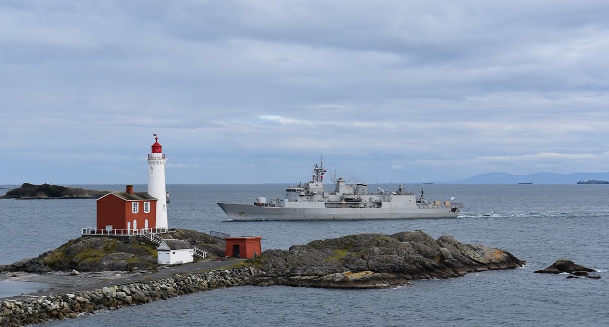 LMCanadaNews's tweet photo. DYK, both the @nznavy and the @Armada_Chile have chosen Lockheed Martin Canada’s Combat Management System CMS 330 as the core solution for their fleet modernizations https://t.co/BPGqinb097