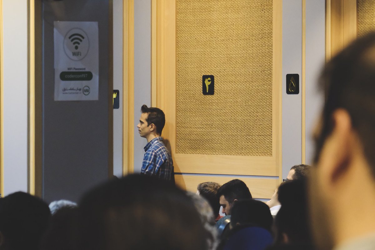 farzadme's tweet image. صاحب مجلس هستن :)) #coderconf @mohsen_barati