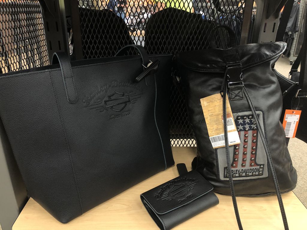 HoosierHD1's tweet photo. Ladies... we’ve got purses 😍 Stop in and see us! https://t.co/mehsmDK34t