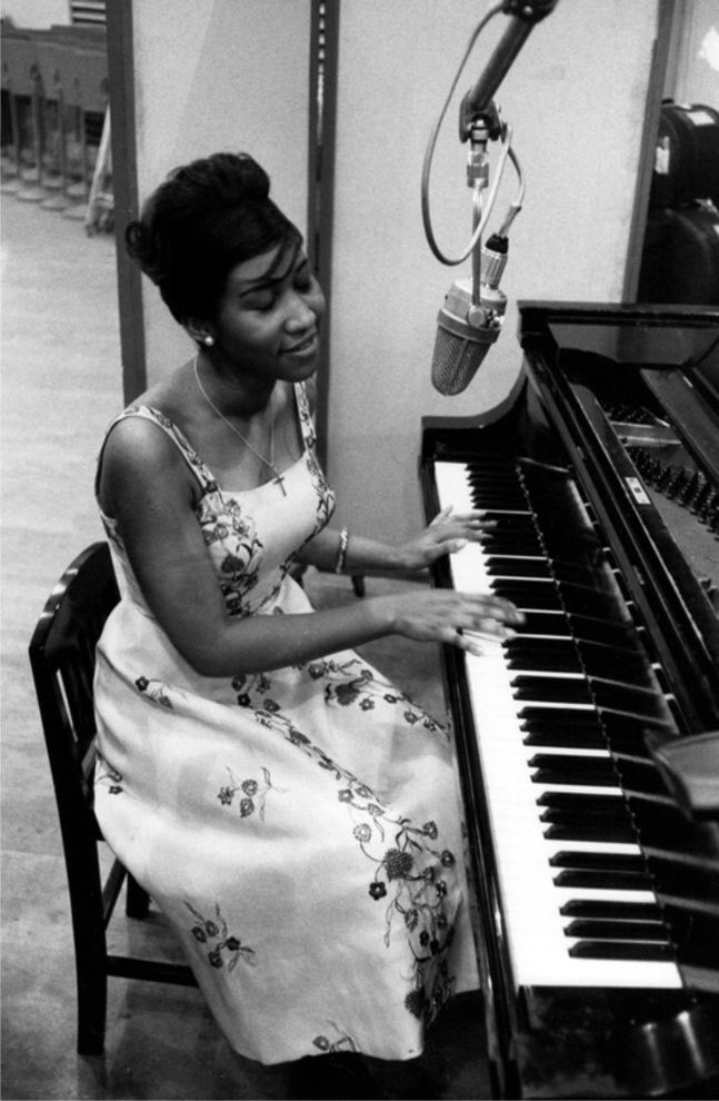 NicholaRawley's tweet photo. Heartbroken. Yet another one of my idols has passed. You’re music will live on forever Aretha. ❤️❤️ https://t.co/rvMohpUpp5