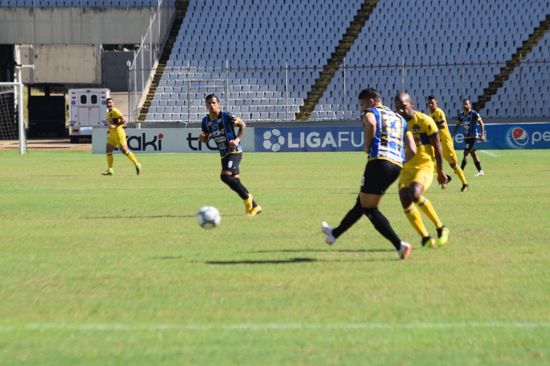 AMatosNews's tweet photo. ¡Regreso y triunfo contundente! 💪🏼🔥🔥 @anthony5gabriel disputó 73 minutos en la victoria de su equipo @minerosguayana 5-0 ante Angostura FC en Copa Venezuela 🏆 ¡Gran regreso! 🙌🏼👏🏼👏🏼 https://t.co/6K7ciKJR4j