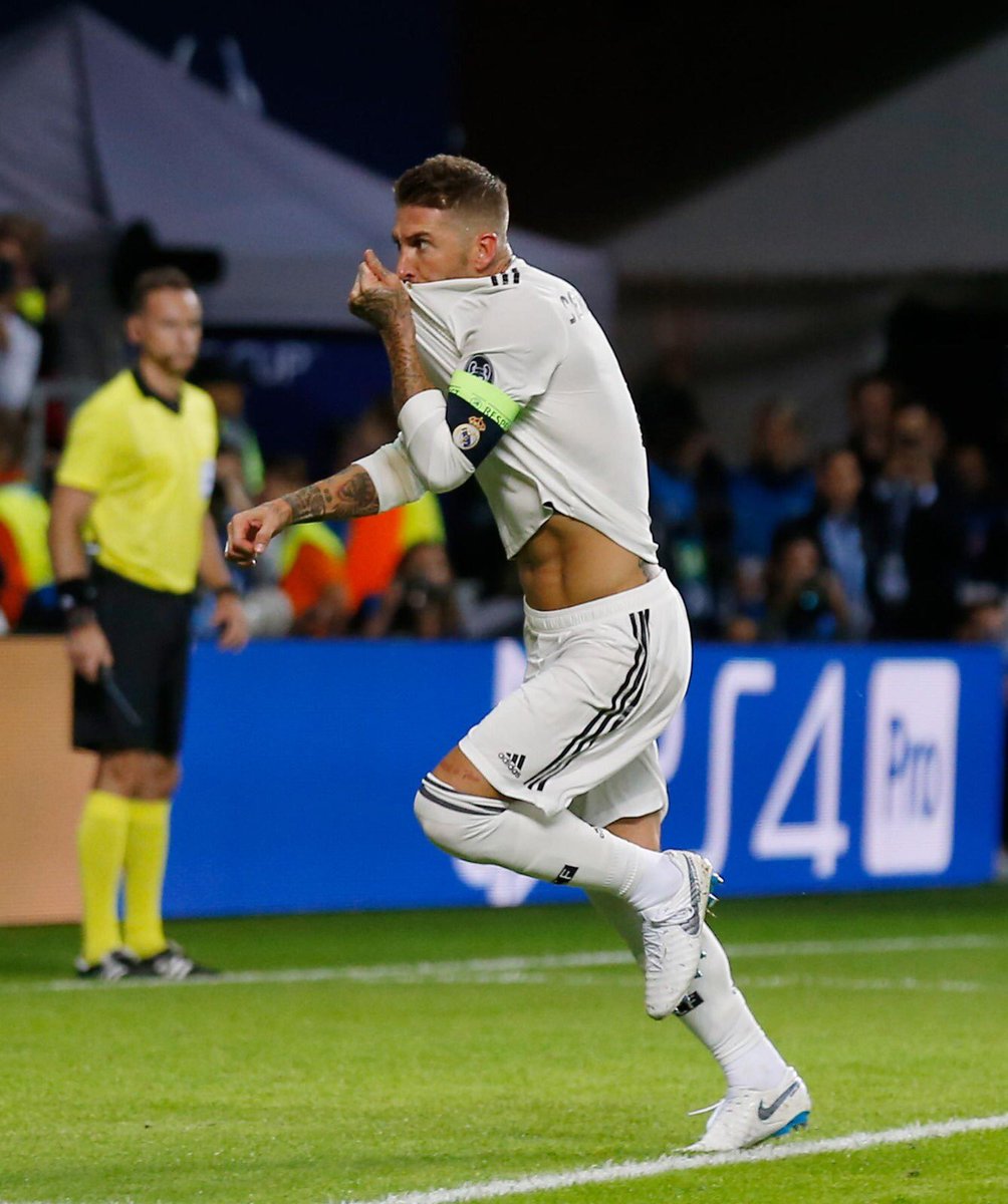 Cada derrota nos enseña algo que debemos aprender. Volveremos a ganar con este escudo, que nadie lo dude. 
#HalaMadrid ayer, hoy, mañana y siempre.

We learn something from every defeat. We will make this badge win again.
#HalaMadrid yesterday, today, tomorrow and forever.